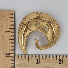 Vintage Gold Tone Brush Metal Textured Curved Leaf Feather Brooch Pin