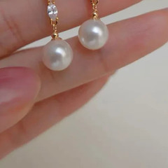 VINTAGE STERLING SILVER AND 14kt GOLD PLATED FRESHWATER PEARL PIERCED EARRINGS