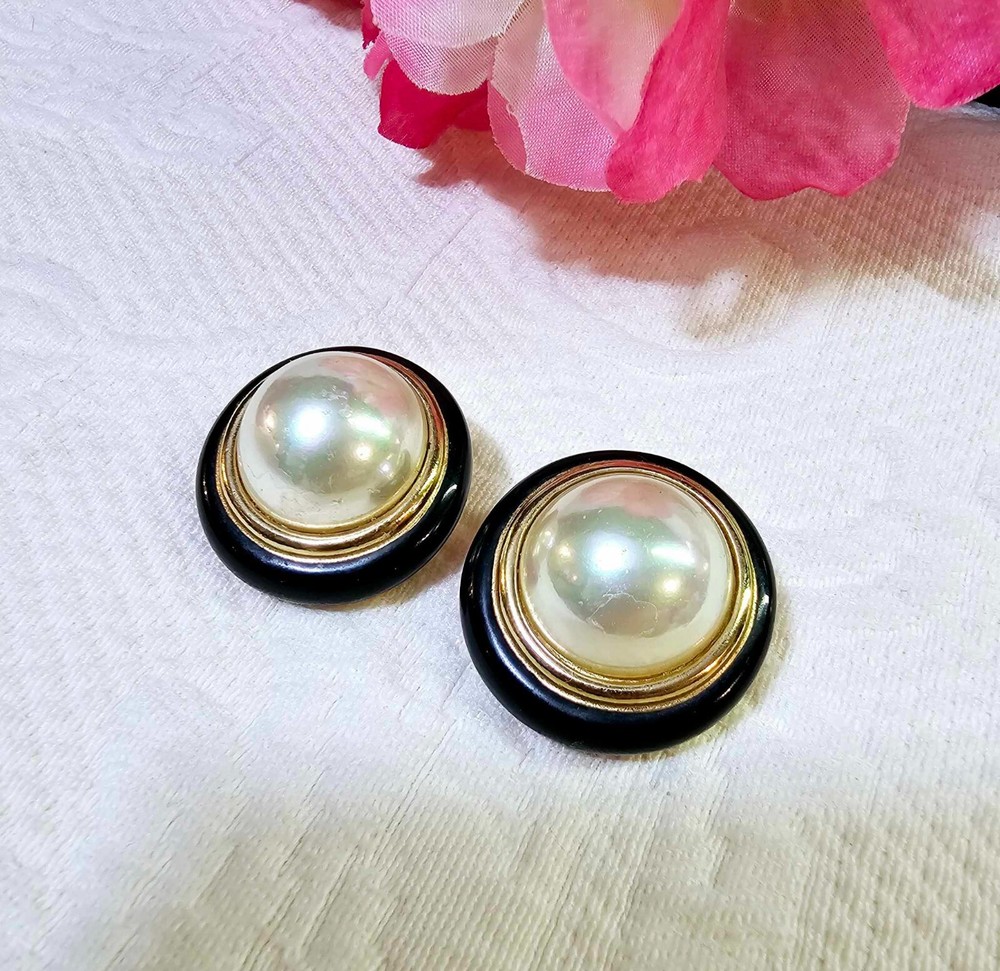 1970’s Couture Christian Dior Goldtone Clip On Earrings w faux pearl-READ – B29