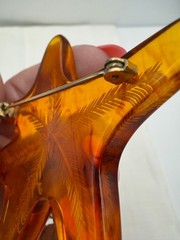 Vintage Unusual Bakelite Maple Leaf Brooch Root Beer Abstract Etched TESTED Fall