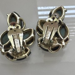 Vintage LISNER ~green ~ Thermoset Lucite ~ Gold Tone Leaf Clip On Earrings(f)