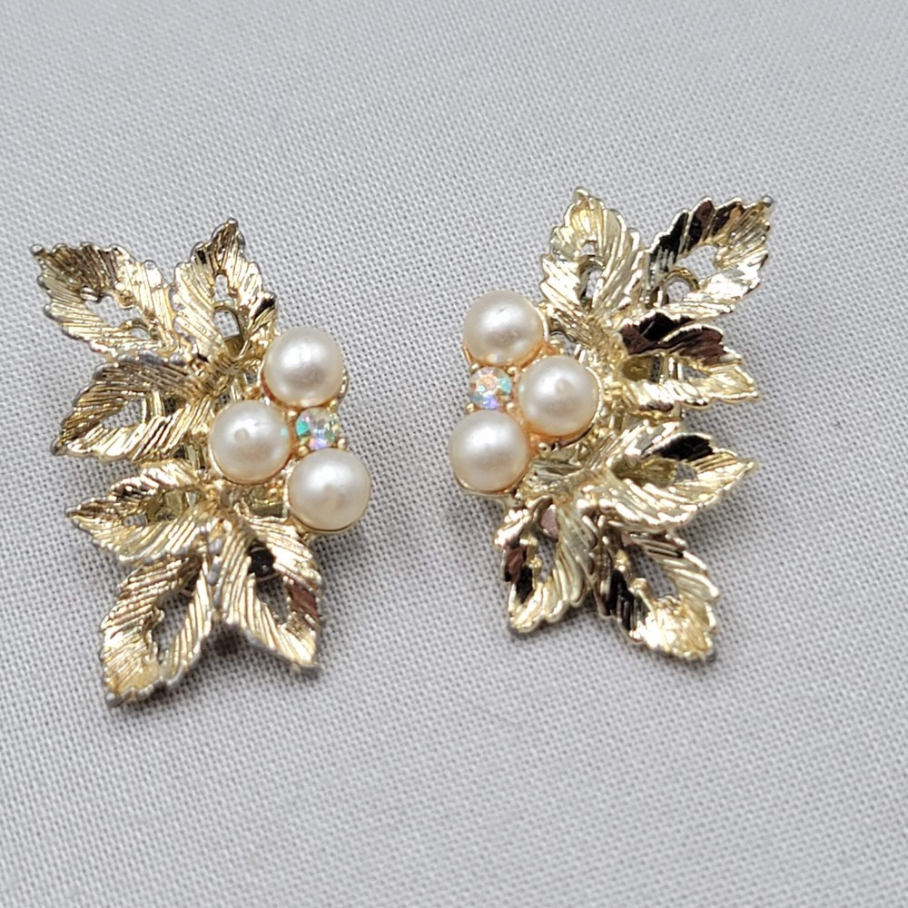 Vintage Judy Lee Climber Clip on Earrings Gold tone Leaved Faux Pearl Rhinestone