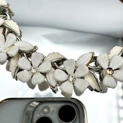Vintage Lisner White Flower Rhinestone Choker Necklace Silver Tone 16.5″