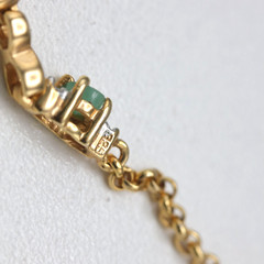 Tiny delicate Gold tone chain links 6 3/4″ Bracelet w/4 round Peridot stones
