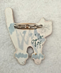Handmade Ceramic Cat Brooch (167 – 2452)
