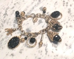 Vintage Black And Gold Tone Chain Ball Dangles Charm Bracelet Pendants.