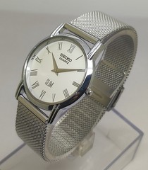 Vintage Seiko Slim Quartz White Dial Men’s Wrist Watch