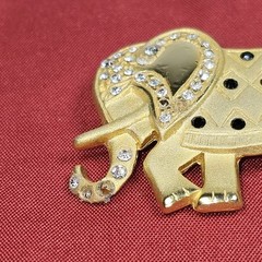 Vintage TONA Signed ELEPHANT BROOCH Gold Toned Metal – Black & Clear Rhinestones