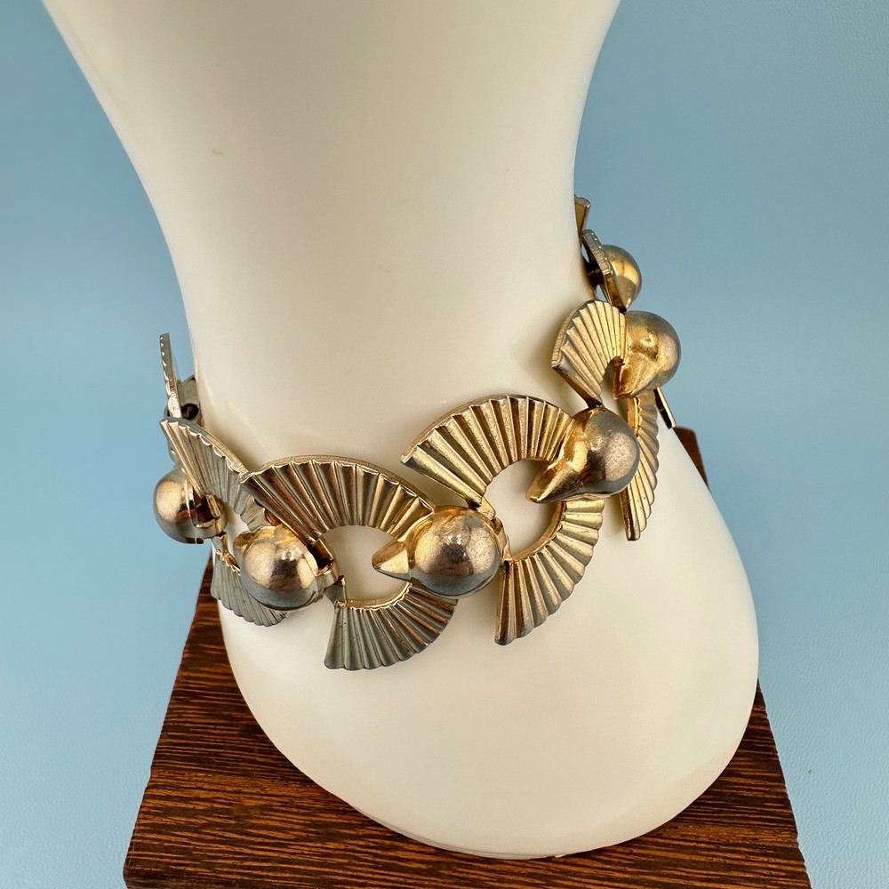 Vintage Art Deco Style Bracelet Gold Tone Fan Link 6.5″ Designer Signed