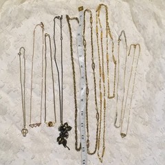 Vintage 9 Nekclace lot Gold Tones Various Pendants Chain Beads Tassel Vtg to Mod