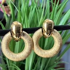 Vtg Les Bernard Vc Large Brushed Gold Tone, Door Knocker RUNWAY Clip Earrings