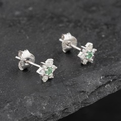 Second Hand 9ct White Gold 0.06ct Emerald & 0.24ct Diamond Flower Cluster Stu…