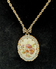 Vintage Cameo Style Pendant Multicolored Flower 1970’s Necklace 25″