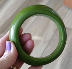 Vintage Olive Green Asymmetrical Lucite Bangle Bracelet 8″