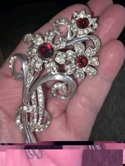 Vintage silvertone pot metal rhinestone large floral brooch