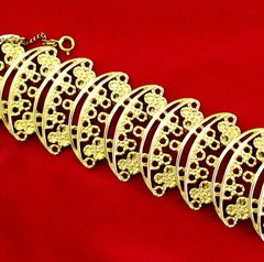 VTG RUNWAY RARE LACY GILT FILIGREE MONET “PRIMAVERA” BRACELET WIDE BOOK PIECE