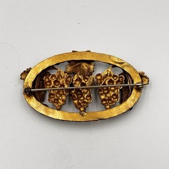 Mid Century Gold Tone Grape Cluster Brooch Pin Vineyard Leaf Vintage 40s-60s