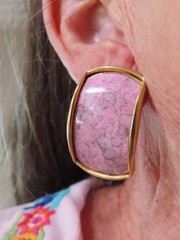 Vintage 1960’s Gold Tone Pink Marbleized Pierced Earrings