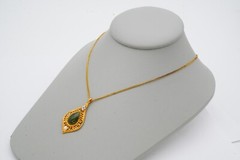 Vintage Pendant Necklace Gold Tone Jade Diamond Pearl 18″