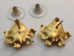 Vintage Metropolitan Museum of Art (MMA) Flower Style Freshwater Pearl Earrings
