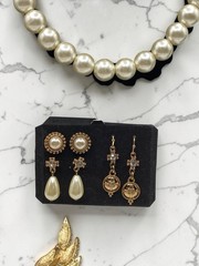 11 Pc Vintage Jewelry Lot Sarah Cov Monet Casual Corner Faux Pearl Necklace Gold