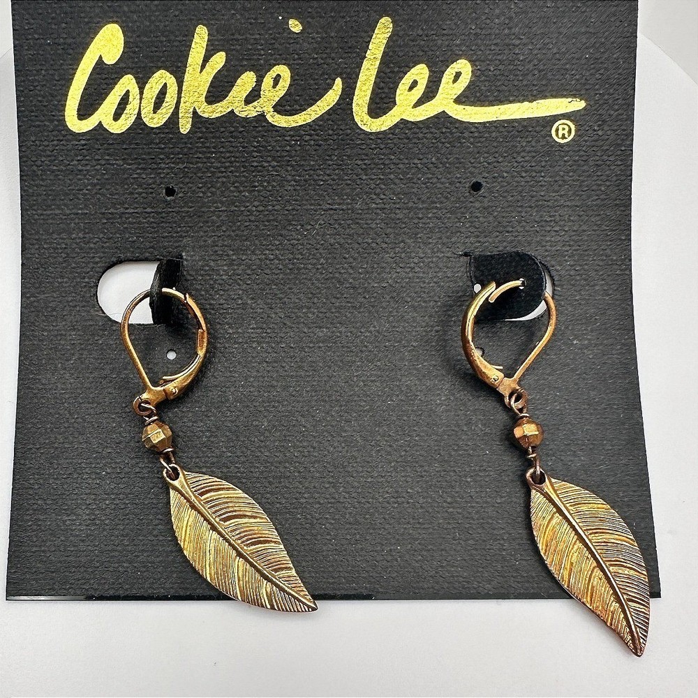 Vintage 90s Cookie Lee Gold Tone Feather Dangle Earrings Boho Style Jewelry
