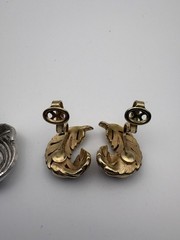Beautiful Vintage Trifari Gold And Silver Tone Clip On Earrings – Set Of 2