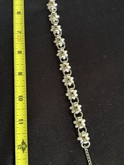 Vtg White Daisy Necklace Bracelet Brooch Earrings Parure Set Gold Toned Gift Box