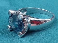 Sterling Silver London Blue Topaz Ring w. Light Blue Topaz Accents – Size 10.5