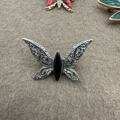 Vintage Butterfly Pins Brooches Jewelry Lot – Set of 6 (1-Trifari)