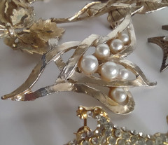 Costume Jewelry Lot Many Signed Kremenz Sancrest Dorsons BSK Monet Park Lane +