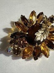 JULIANA Brooch D&E Book Piece Orange & Root Beer Rhinestones Gold Leaves Vintage