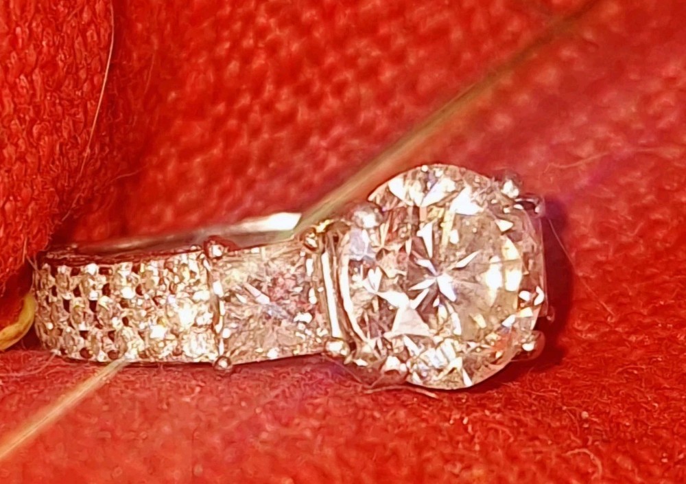 Vintage Lady’s 2.85ct Natural Diamond 5.35 TCW Platinum 900 Engagement Ring