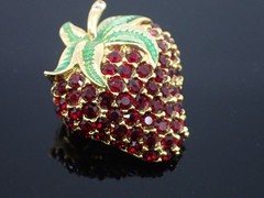 Vintage Strawberry Brooch Red Rhinestone Enamel Leaves Gold Tone Signed Marked