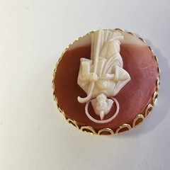 Gold Tone Pink Cameo Oval Brooch