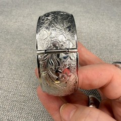 Vintage Bracelet Embossed Silver Tone Floral Repousse Safety Chain Size 6.5