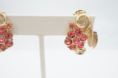Vintage Clip On Earrings Gold Tone Pink Rhinestone Flower E3