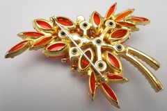 JULIANA DELIZZA & ELSTER ORANGE RHINESTONE MOONGLOW LUCITE BROOCH & EARRINGS SET