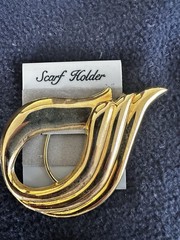 Lot of 4 Scarf Clips 1.5-3.5 Inches 3 Gold Tone One Silver One Rhinestone