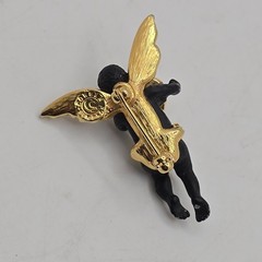 Vintage Coreen Simpson Black Cherub Brooch Gold Tone Cupid Heart Pin Signed