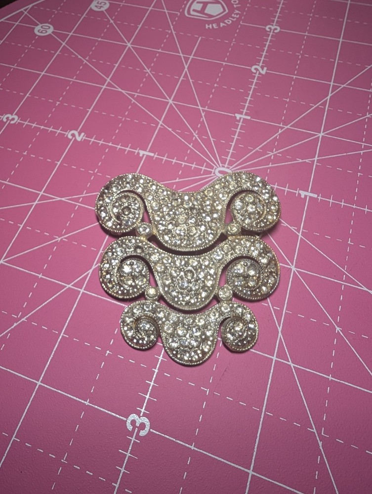 Rare vintage Art Deco descending scroll rhinestone brooch 1920’s or 30’s