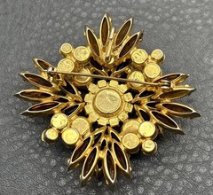 Vintage Juliana Gold Tone Faux Amber AB Rhinestone Starburst Flower Brooch Pin