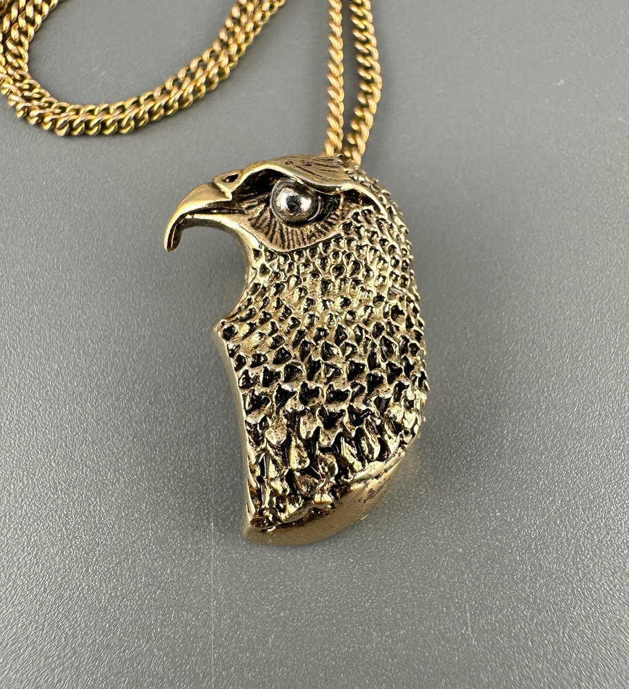 Vintage Eagle Pendant Necklace Gold Tone Figural Bird Signed 18″ Chain Box Clasp
