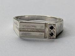 Vintage men’s Signet ring sterling silver 925 Size 11 Weight 4.89 g Black gems.