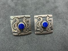 3.51g Vintage Sterling Silver 925 Square Earrings Dragon Design Blue Accent M