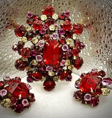 Signed🌹SCHREINER🌹Exotic Flowering Layered Red-Pink-Purple🌹Brooch/Earrings Set