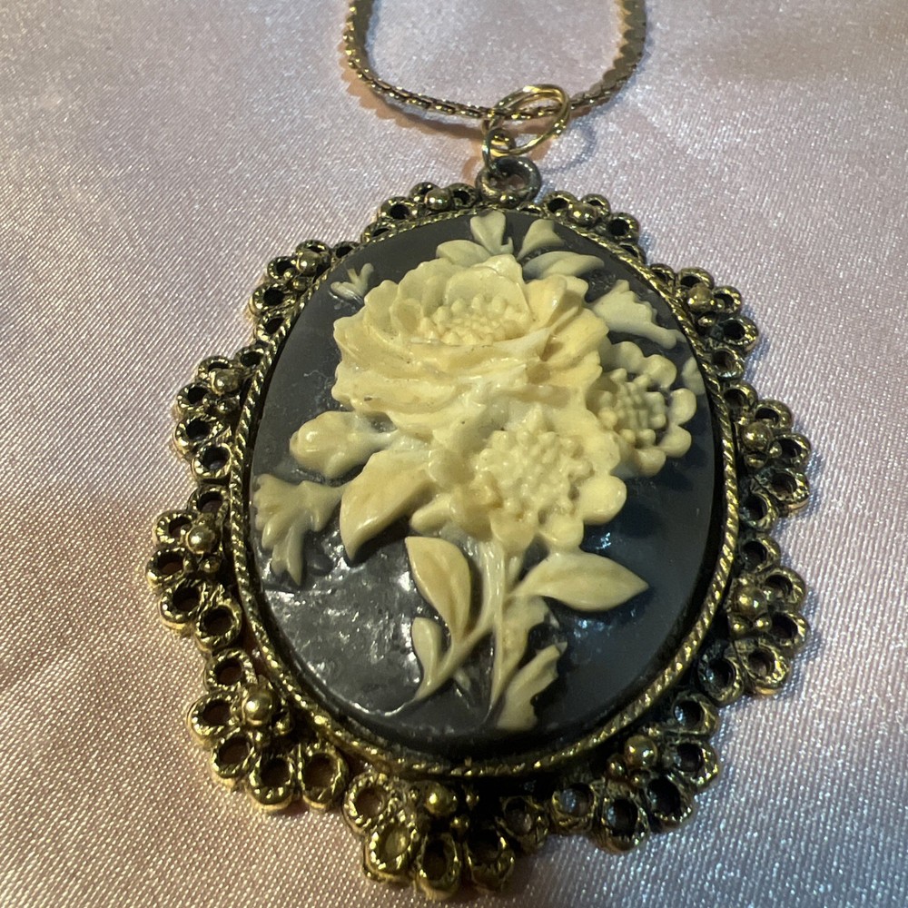Vtg Carved Ivory Lucite Rose Cameo Gold Tone Pendant Necklace