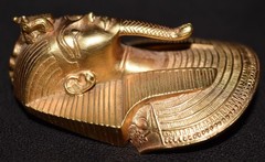 VTG King Tutankhamun Pendant Metropolitan Museum of Art Gold Tone Tut 1976 Egypt