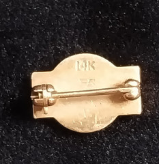 Vintage 14kt Solid Gold w/ Black Enamel Russian Lapel Pin 1.8 grams Helmet Star