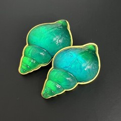 Gripoix Style Seashell Earrings Jelly Resin Gold Runway Statement Conch Shell